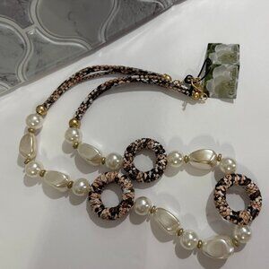 Gardenia Beads and Faux Leather Necklace